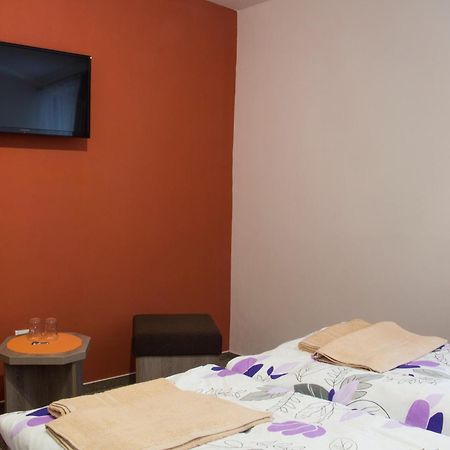 Motel Pavov 伊赫拉瓦 外观 照片